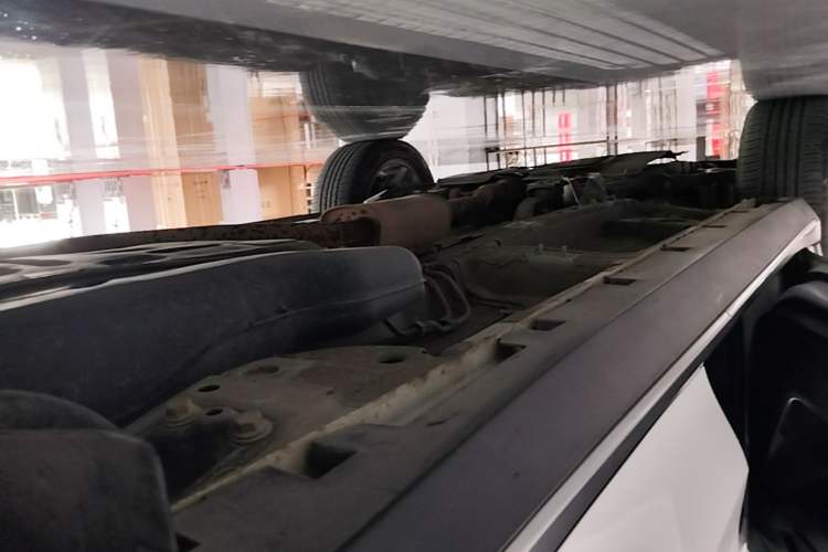 Used Roewe RX5 2020 20T Automatic 4G Connected Million Edition Left Side Sill