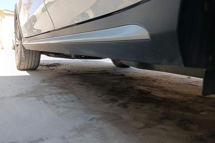 Used Roewe RX5 2020 20T Automatic 4G Connected Million Edition Left Side Sill