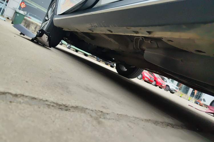 Used Roewe RX5 2020 20T Automatic 4G Connect Superior Flagship Edition Left Side Sill