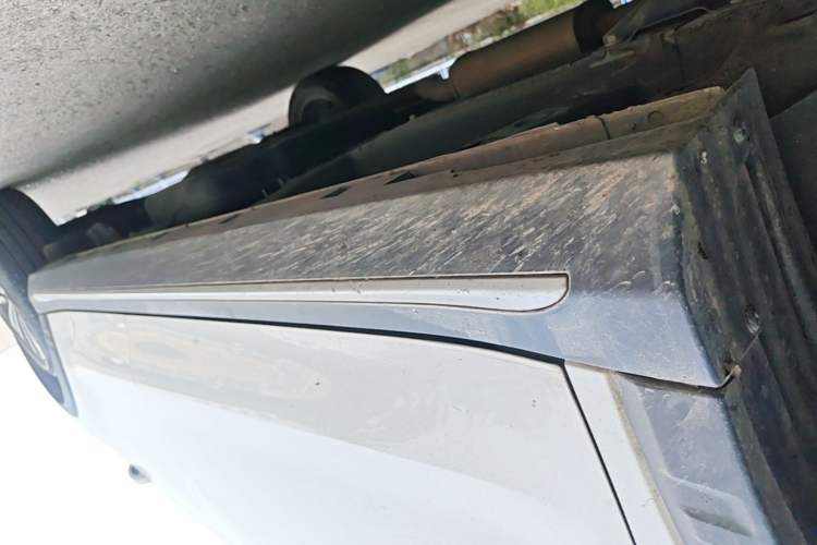 Used Roewe RX5 2020 20T Automatic 4G Connected Million Edition Left Side Sill