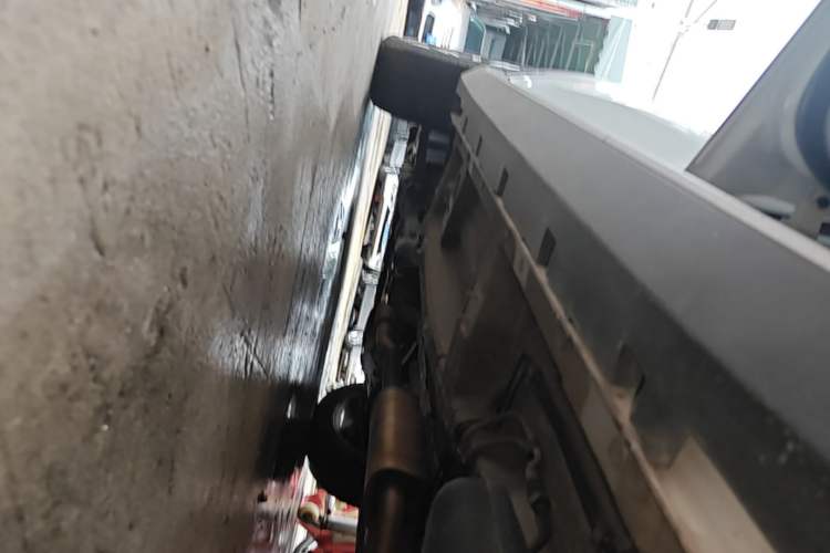 Used Roewe RX5 2020 20T Automatic 4G Connected Million Edition Left Side Sill