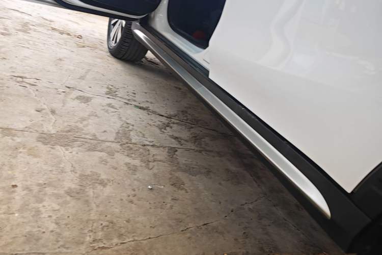Used Roewe RX5 2020 20T Automatic 4G Connected Million Edition Left Side Sill