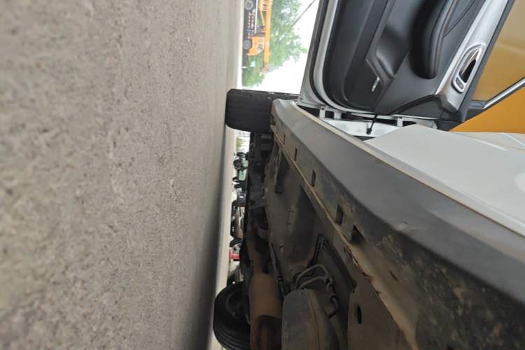 Used Roewe RX5 2020 PLUS 300TGI Automatic Ali National Style Luxury Edition Left Side Sill