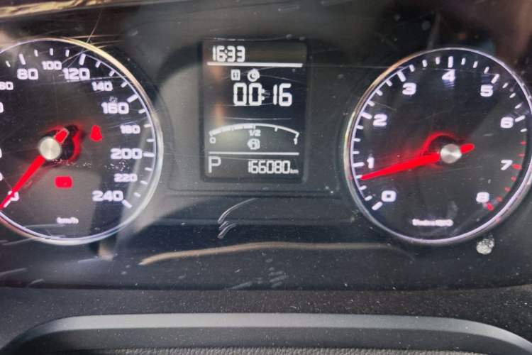 Used Roewe RX5 2020 20T Automatic 4G Connect Superior Flagship Edition Odometer Close Up