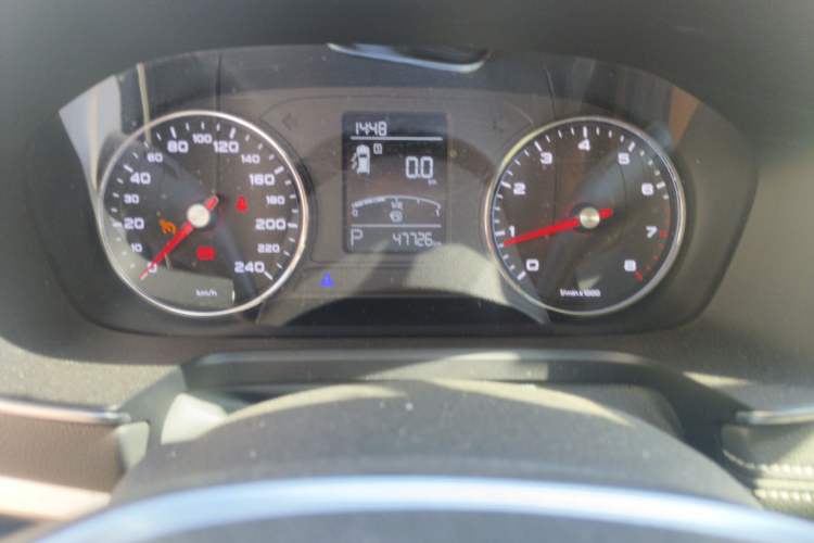Used Roewe RX5 2020 20T Automatic 4G Connect Excellence Edition Odometer Close Up