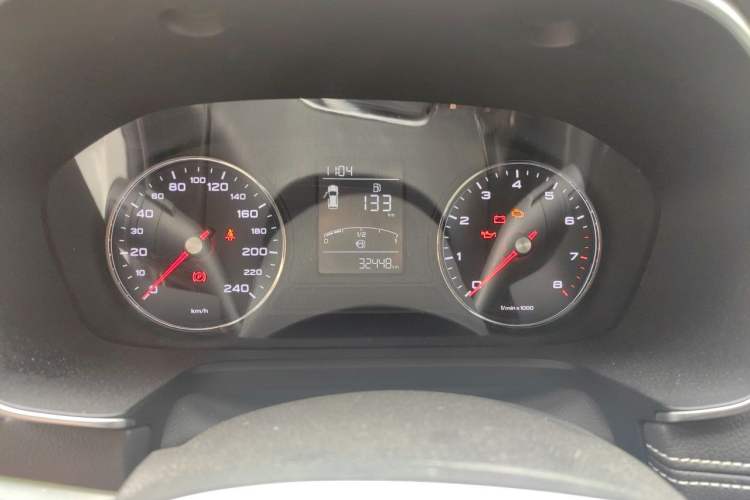 Used Roewe RX5 2020 20T Manual 4G Connect Super-Luxury Flagship Edition Odometer Close Up