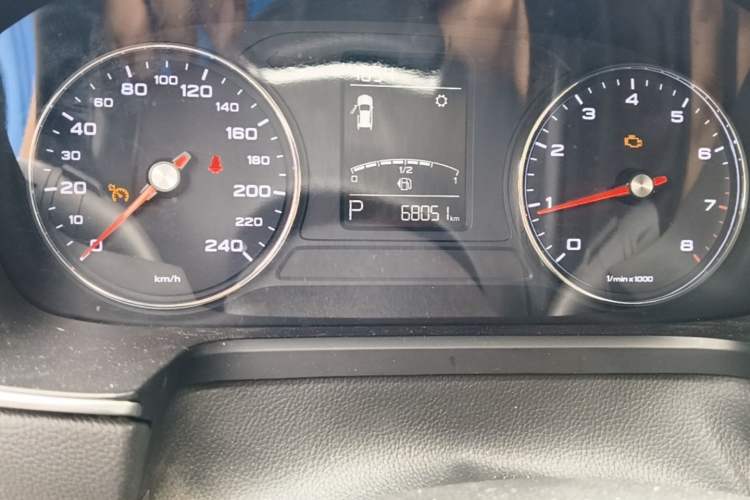 Used Roewe RX5 2020 20T Automatic 4G Connect Superior Flagship Edition Odometer Close Up