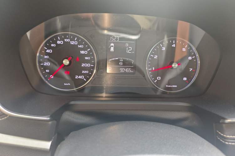 Used Roewe RX5 2020 20T Automatic 4G Connect Superior Flagship Edition Odometer Close Up