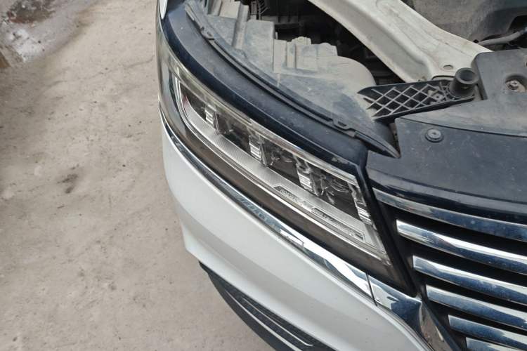 Used Roewe RX5 2020 20T Automatic 4G Connect Superior Flagship Edition Right Front Headlight