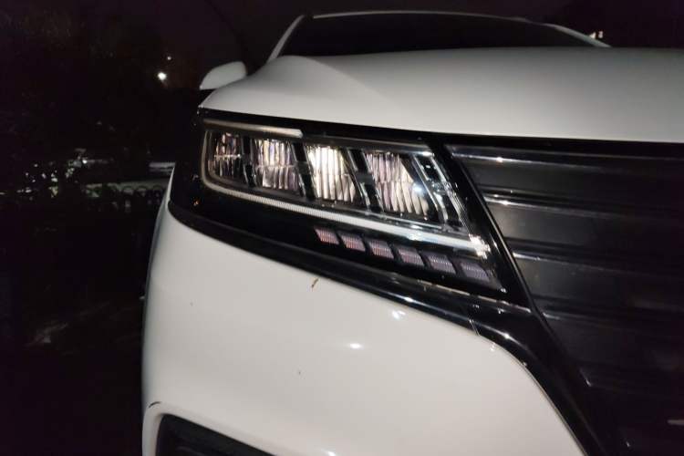 Used Roewe RX5 2020 20T Automatic Ali Smart Network Beyond Flagship Edition Right Front Headlight