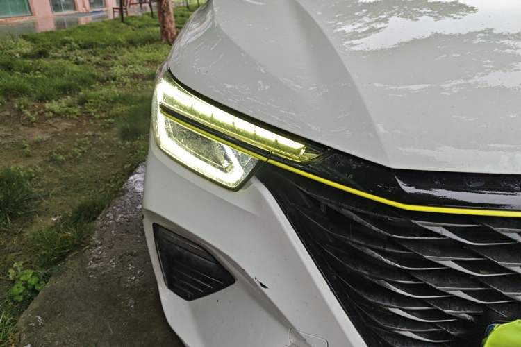 Used Roewe RX5 2020 PLUS 300TGI Automatic Ali National Trend Flagship Edition Right Front Headlight