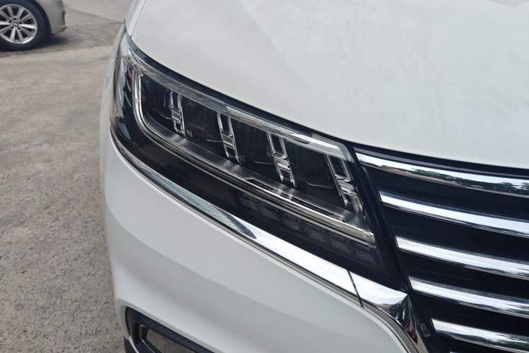 Used Roewe RX5 2020 20T Automatic 4G Connect Superior Flagship Edition Right Front Headlight