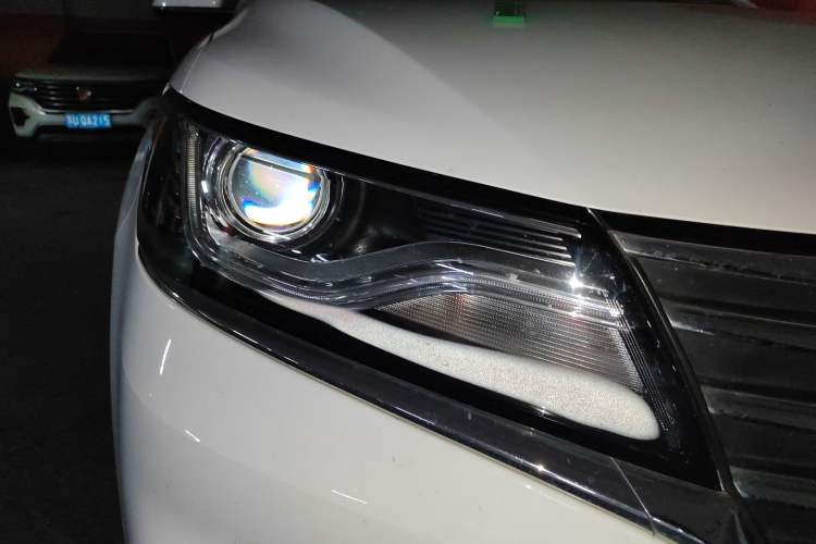 Used Roewe RX5 2020 20T Automatic 4G Connected Million Edition Right Front Headlight