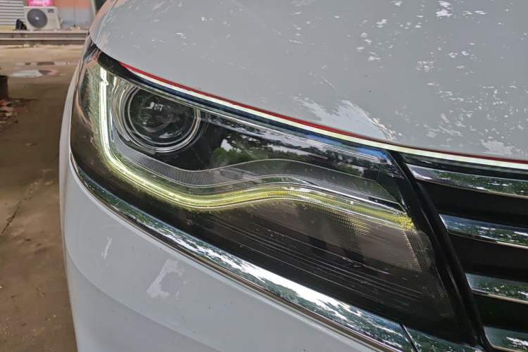 Used Roewe RX5 2020 20T Automatic 4G Connected Million Edition Right Front Headlight