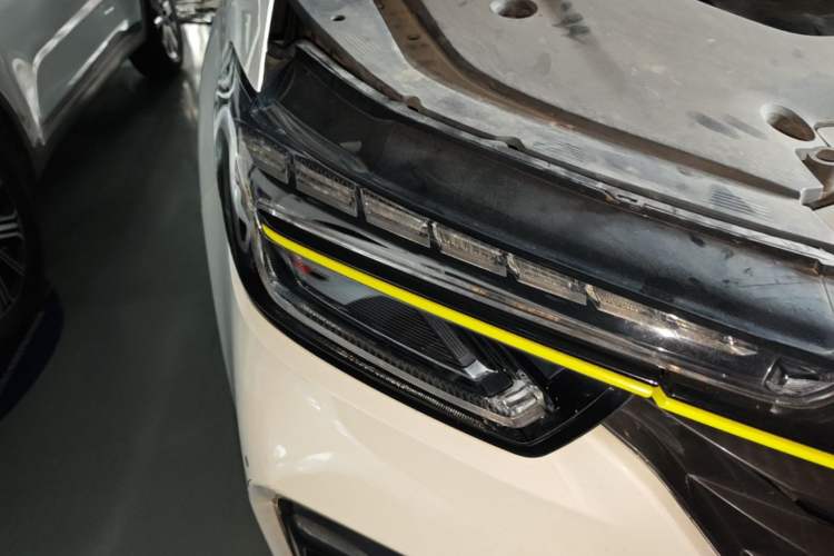 Used Roewe RX5 2020 PLUS 300TGI Automatic Ali National Style Luxury Edition Right Front Headlight