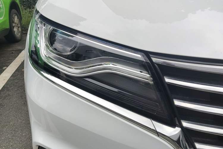 Used Roewe RX5 2020 20T Manual 4G Connect Super-Luxury Flagship Edition Right Front Headlight