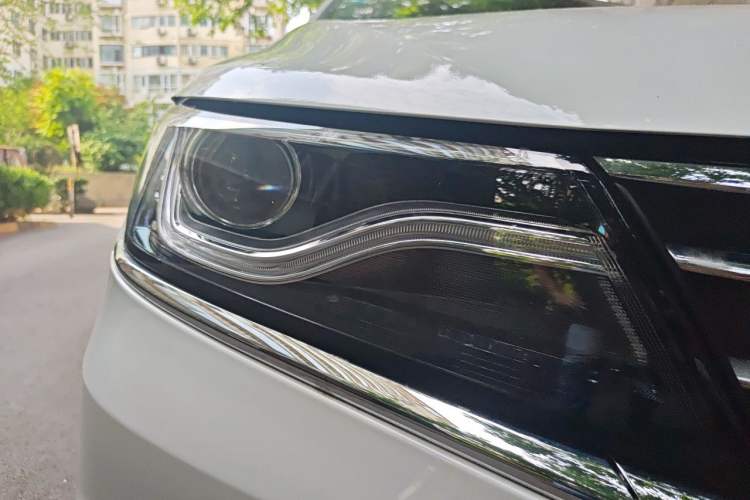 Used Roewe RX5 2020 20T Automatic 4G Connect Excellence Edition Right Front Headlight