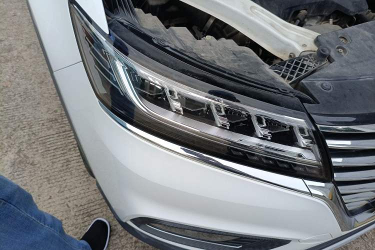 Used Roewe RX5 2020 20T Automatic 4G Connect Superior Flagship Edition Right Front Headlight