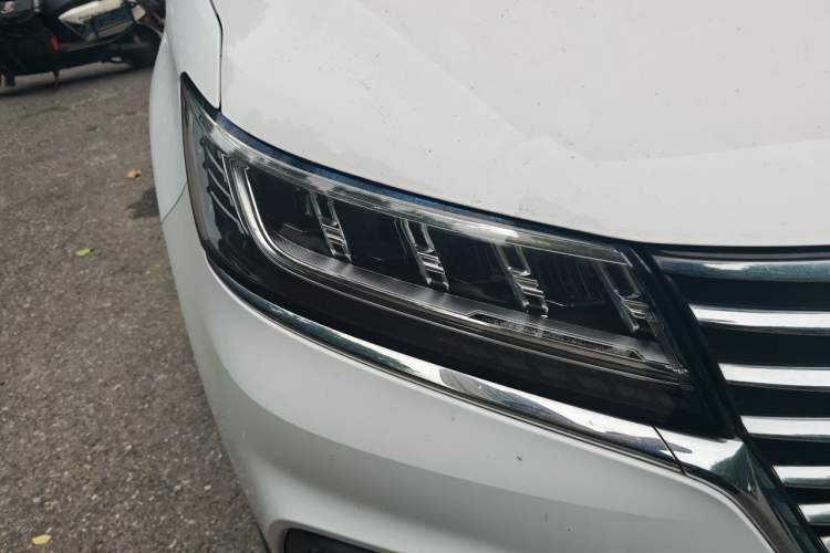 Used Roewe RX5 2020 20T Automatic 4G Connect Superior Flagship Edition Right Front Headlight