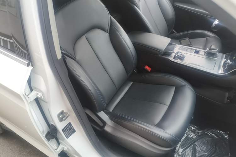 Used Roewe RX5 2020 PLUS 300TGI Automatic Ali National Trend Flagship Edition Right Front Seat