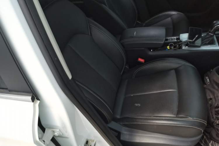 Used Roewe RX5 2020 20T Automatic 4G Connected Million Edition Right Front Seat