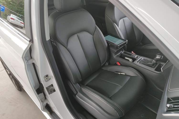 Used Roewe RX5 2020 20T Automatic 4G Connect Superior Flagship Edition Right Front Seat