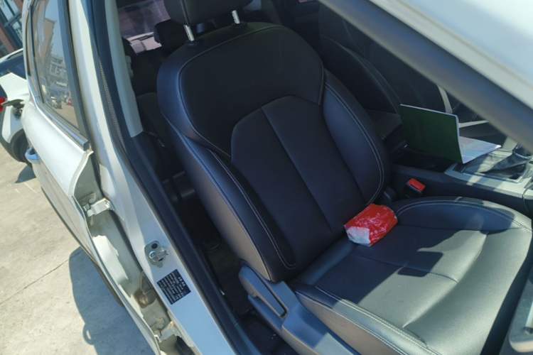 Used Roewe RX5 2020 20T Automatic 4G Connected Million Edition Right Front Seat