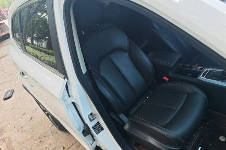 Used Roewe RX5 2020 20T Automatic 4G Connect Superior Flagship Edition Right Front Seat