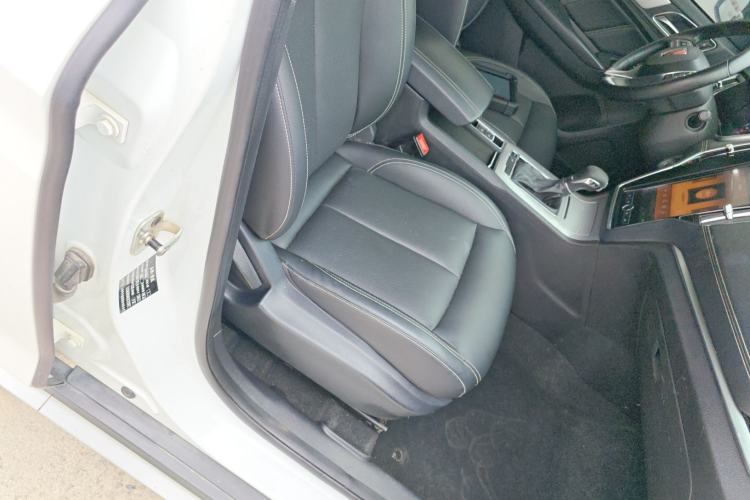 Used Roewe RX5 2020 20T Automatic 4G Connected Million Edition Right Front Seat