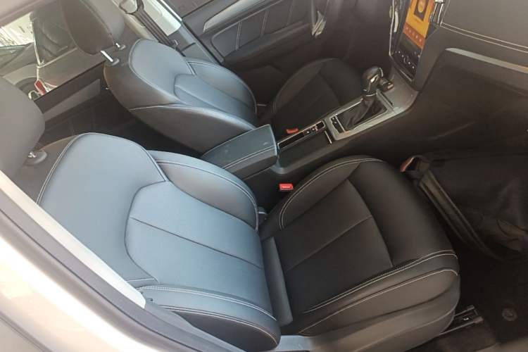 Used Roewe RX5 2020 20T Automatic 4G Connected Million Edition Right Front Seat