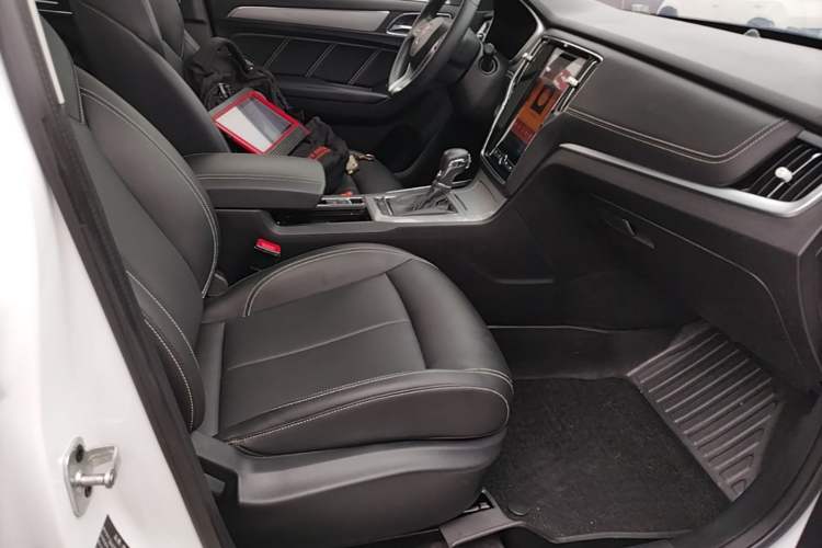 Used Roewe RX5 2020 20T Automatic 4G Connected Million Edition Right Front Seat