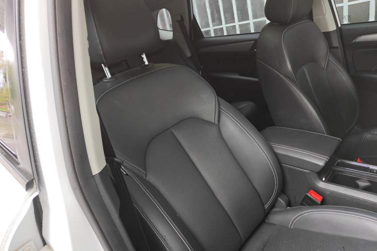Used Roewe RX5 2020 20T Automatic 4G Connected Million Edition Right Front Seat