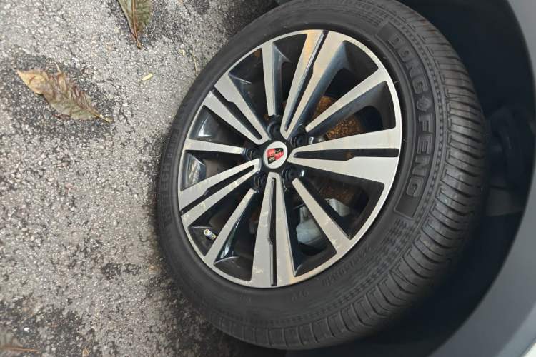Used Roewe RX5 2020 20T Automatic 4G Connected Million Edition Right Front Wheel Hub