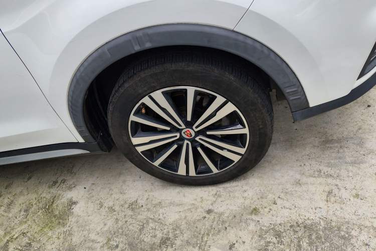 Used Roewe RX5 2020 20T Automatic 4G Connect Superior Flagship Edition Right Front Wheel Hub