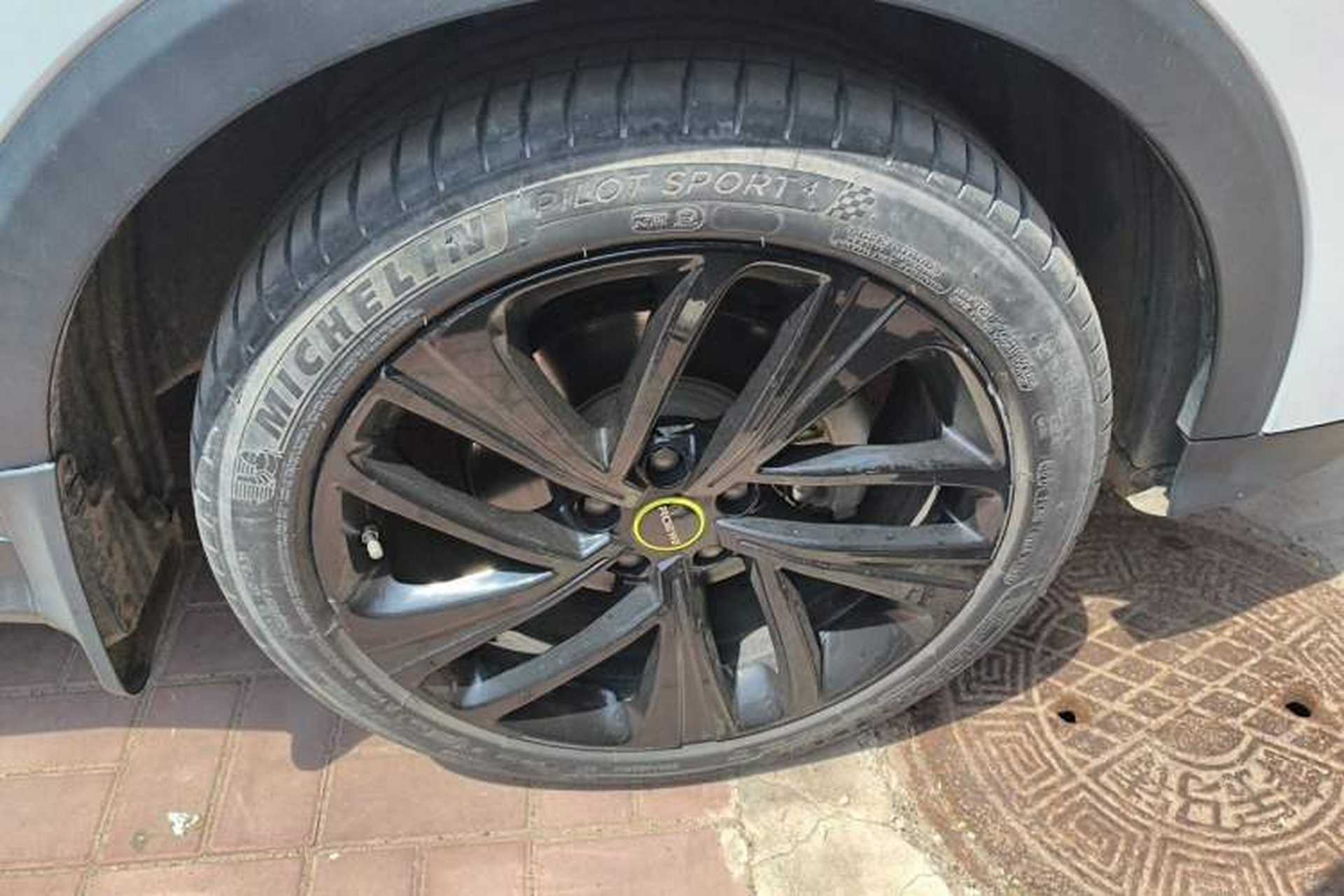 Used Roewe RX5 2020 PLUS 300TGI Automatic Ali National Trend Flagship Edition Right Front Wheel Hub