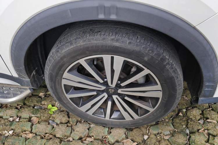 Used Roewe RX5 2020 20T Automatic 4G Connect Superior Flagship Edition Right Front Wheel Hub