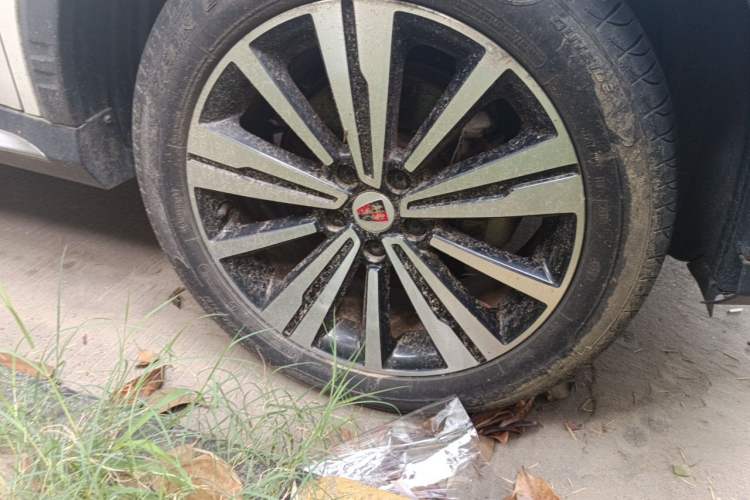 Used Roewe RX5 2020 20T Automatic 4G Connect Superior Flagship Edition Right Front Wheel Hub