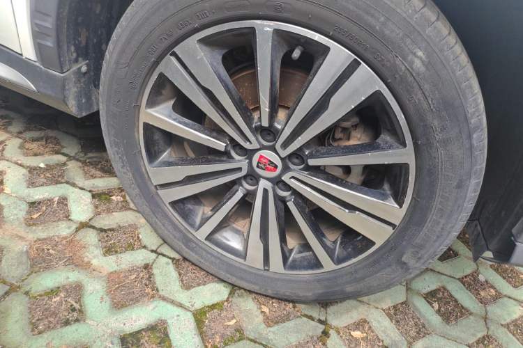 Used Roewe RX5 2020 20T Automatic Ali Smart Network Beyond Flagship Edition Right Front Wheel Hub
