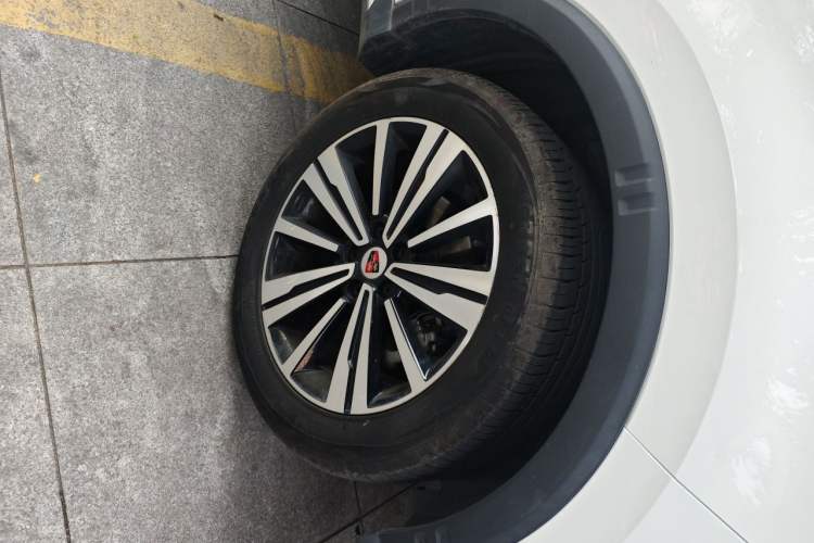 Used Roewe RX5 2020 20T Automatic 4G Connect Superior Flagship Edition Right Front Wheel Hub