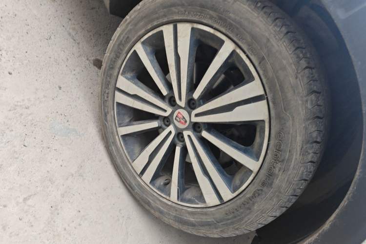 Used Roewe RX5 2020 20T Automatic 4G Connect Superior Flagship Edition Right Front Wheel Hub