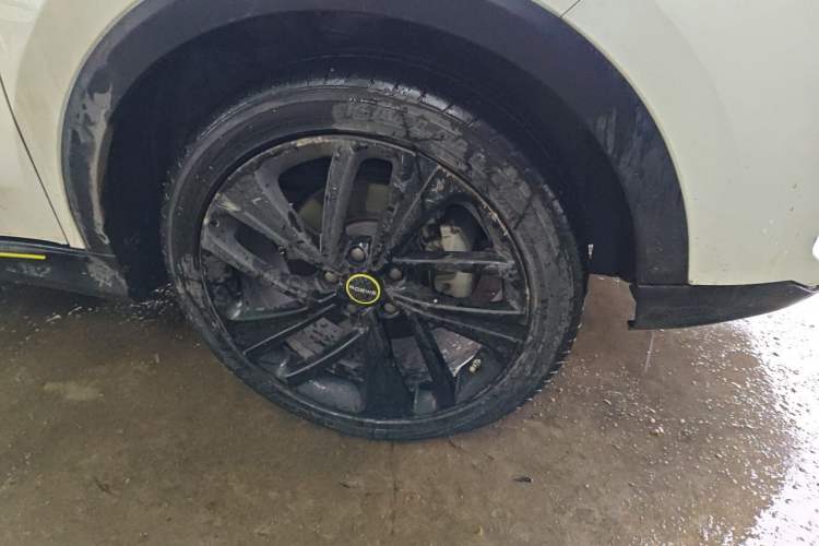 Used Roewe RX5 2020 PLUS 300TGI Automatic Ali National Trend Flagship Edition Right Front Wheel Hub