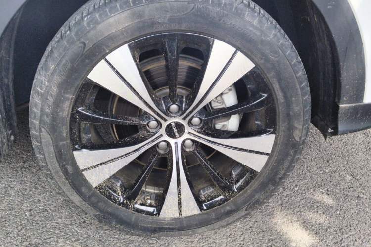 Used Roewe RX5 2020 PLUS 300TGI Automatic Ali National Trend Flagship Edition Right Front Wheel Hub