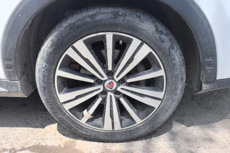 Used Roewe RX5 2020 20T Automatic 4G Connect Excellence Edition Right Front Wheel Hub
