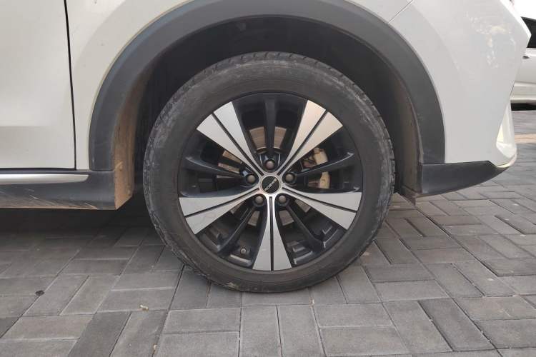 Used Roewe RX5 2020 PLUS 300TGI Automatic Ali National Trend Flagship Edition Right Front Wheel Hub