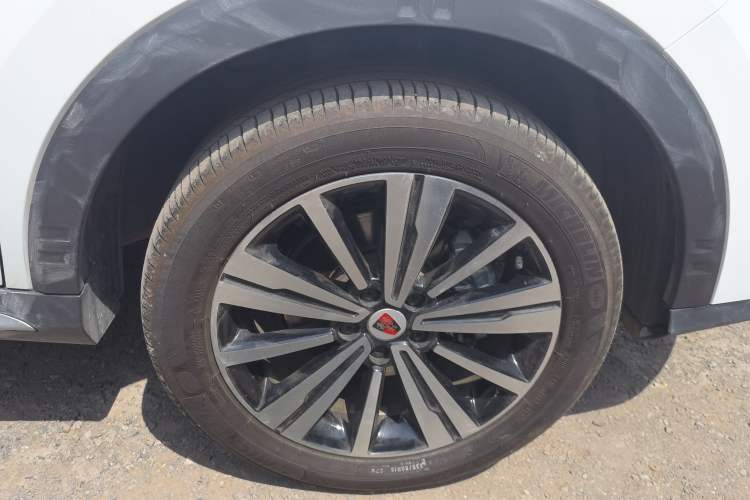 Used Roewe RX5 2020 20T Automatic Ali Smart Connectivity Beyond Intelligent Edition Right Front Wheel Hub