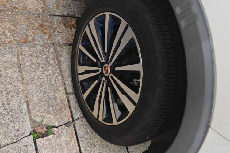 Used Roewe RX5 2020 20T Automatic 4G Connect Superior Flagship Edition Right Front Wheel Hub