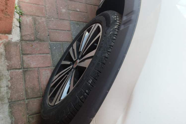 Used Roewe RX5 2020 20T Automatic 4G Connect Excellence Edition Right Front Wheel Hub