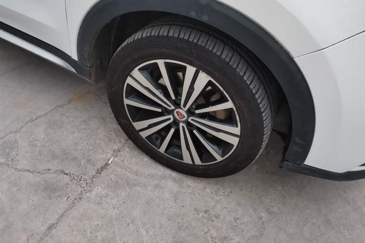 Used Roewe RX5 2020 20T Automatic 4G Connect Superior Flagship Edition Right Front Wheel Hub