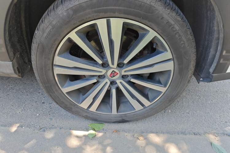 Used Roewe RX5 2020 20T Automatic 4G Connect Superior Flagship Edition Right Front Wheel Hub