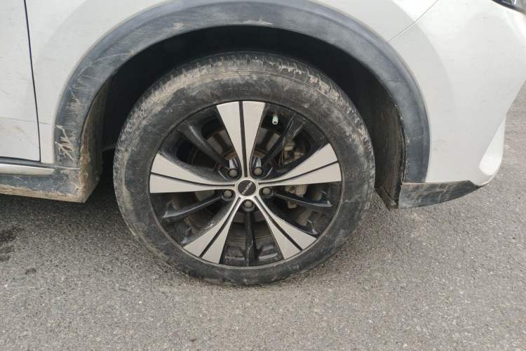 Used Roewe RX5 2020 20T Automatic 4G Connected Million Edition Right Front Wheel Hub